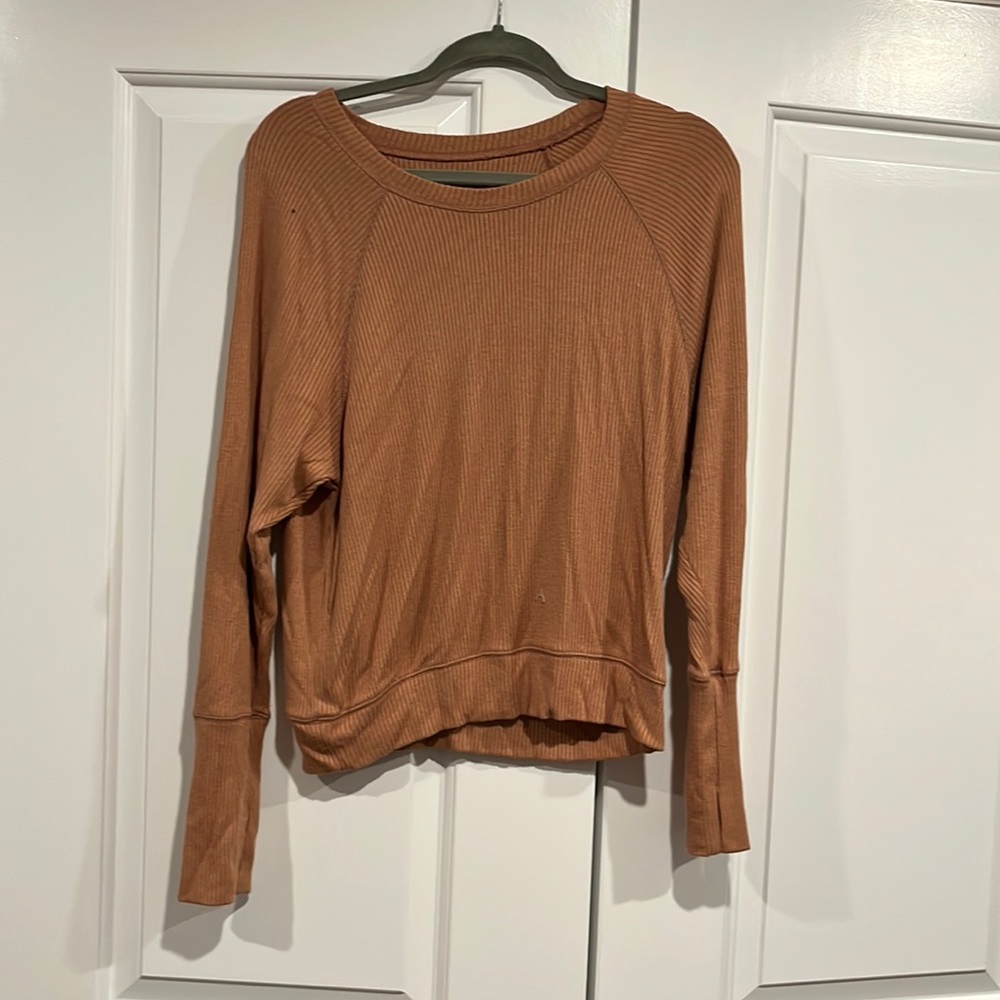 Tan/beige Aerie offline long sleeve sweater. Size medium.